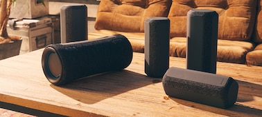 Imagen de varios parlantes Sony, con las funciones Party Connect y Stereo Pair